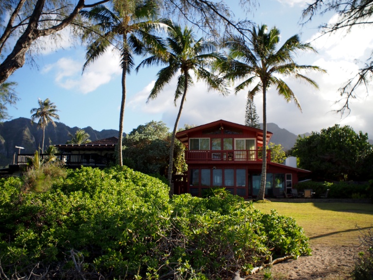 path to red beach house